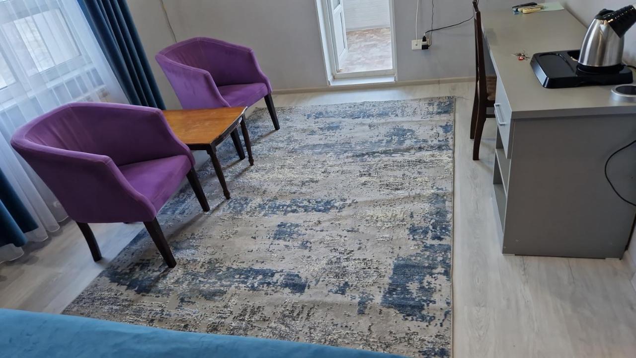Victoria Hotel アクタウ エクステリア 写真