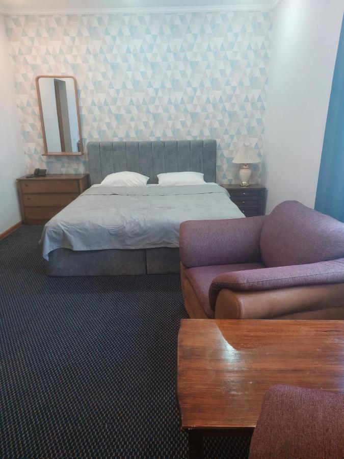 Victoria Hotel アクタウ エクステリア 写真