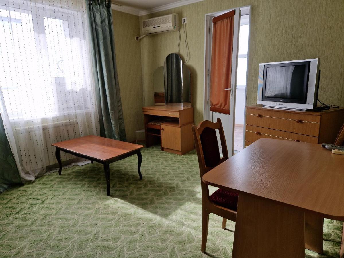 Victoria Hotel アクタウ エクステリア 写真